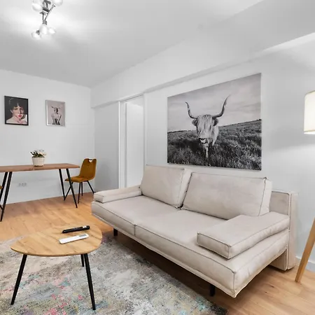 Halfofme Apartment