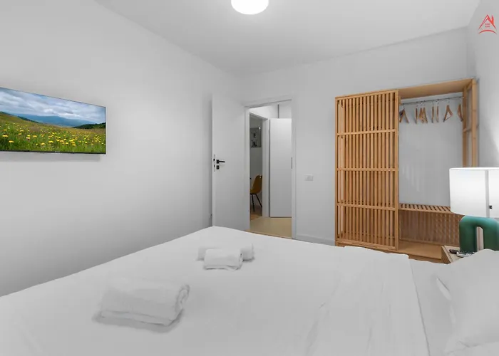 Halfofme Apartament